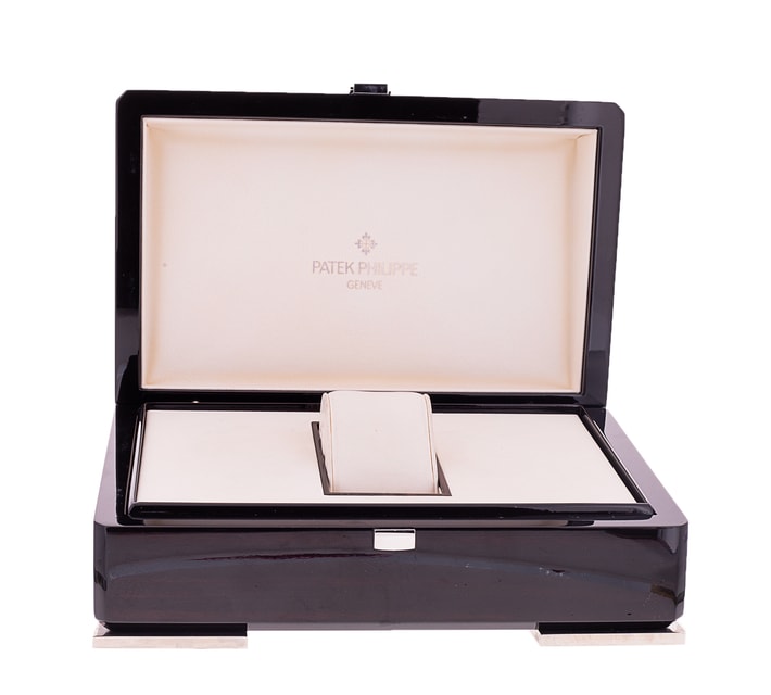 Patek Philippe Calatrava 5153J-001 Image 4